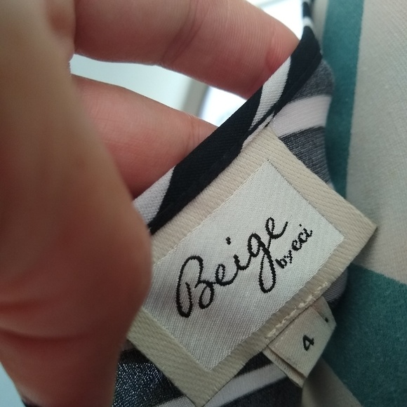 Beige by eci Maxi Dress. Size 4 - Picture 6 of 8